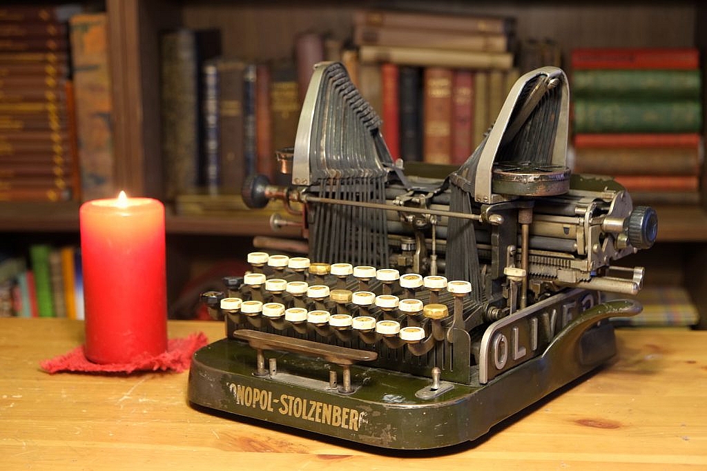 Пишущая (печатная) машинка Oliver Monopol Stolzenberg 
